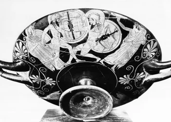 Attic red-figure cup depicting Achilles and Hector fighting in the presence of Athena and Apollo